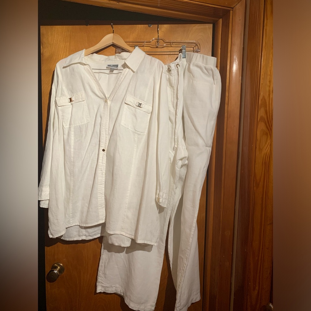 Plus size JM Collection Woman white 2 piece. Sz 24 worn once. $50